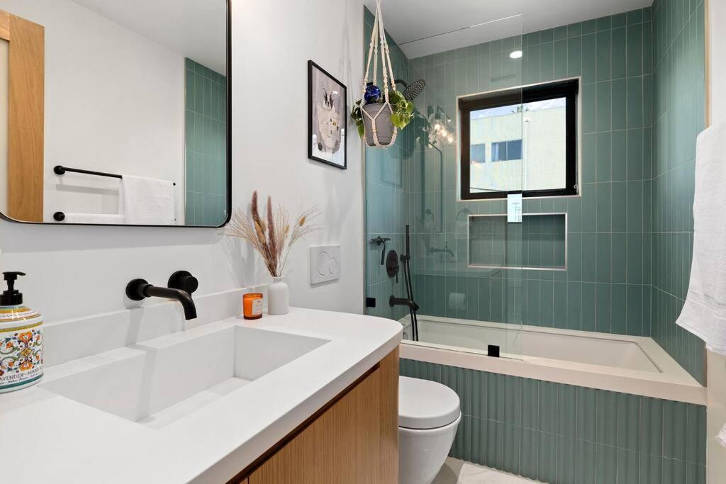 Rooftop 3b 3ba House Near Dodger Stadium And Dtla Holiday home